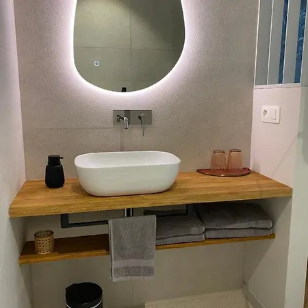 Good Mood - Et Πανσιόν 3*